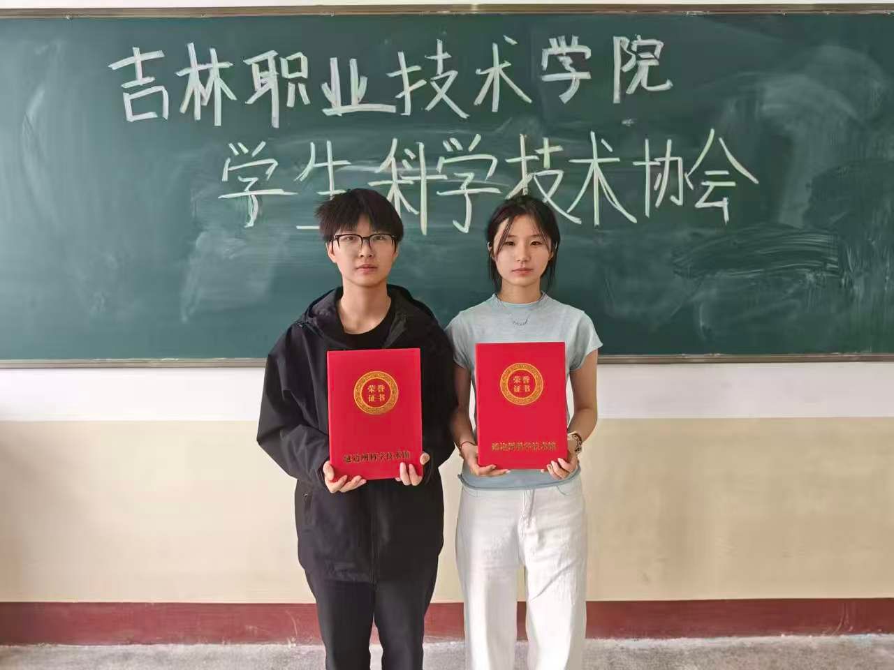 人人体育APP下载